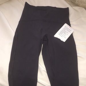 Never worn lululemon 7/8 pant